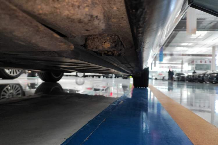 Used Mercedes-Benz E-Class 2022 Second Facelift E 300 L Fashion Edition Left Side Sill