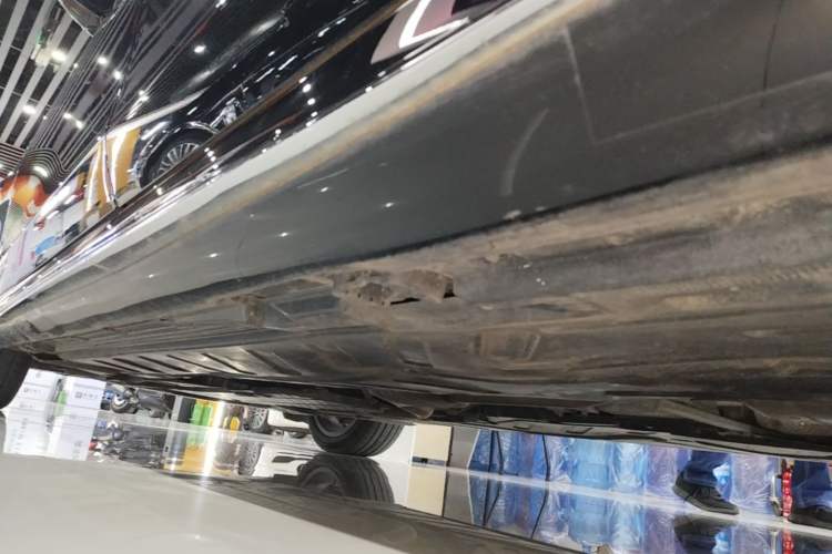 Used Mercedes-Benz E-Class 2022 E 260 L Sport Edition Left Side Sill