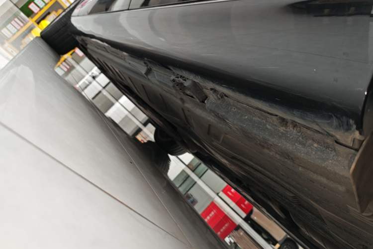 Used Mercedes-Benz E-Class 2022 Second Facelift E 300 L Luxury Edition Left Side Sill