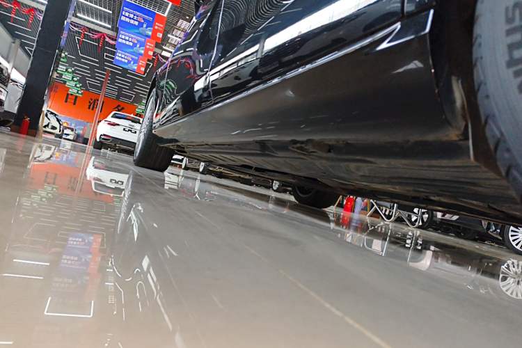 Used Mercedes-Benz E-Class 2022 Updated E 300 L Stylish Edition Left Side Sill