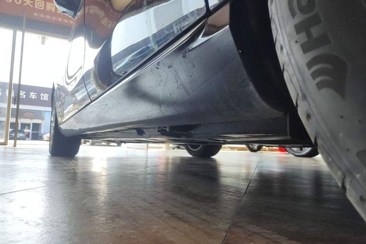 Used Mercedes-Benz E-Class 2022 Second Facelift E 300 L Luxury Edition Left Side Sill