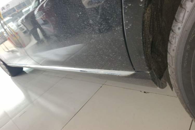 Used Mercedes-Benz E-Class 2022 Second Facelift E 300 L Fashion Edition Left Side Sill