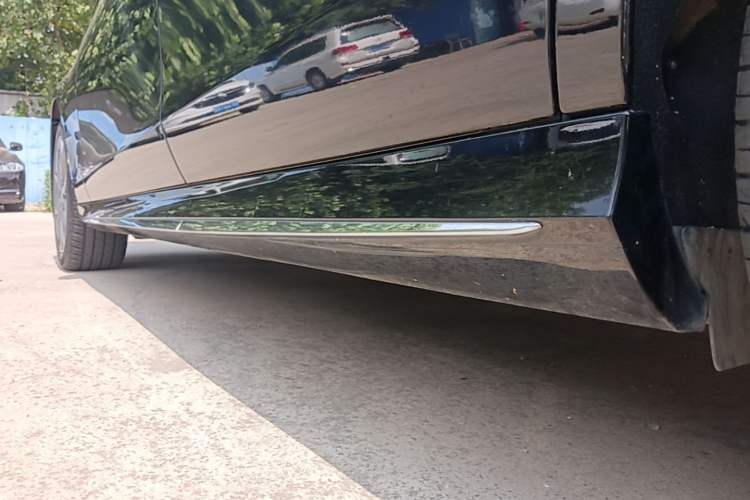 Used Mercedes-Benz E-Class 2022 Revised E 300 L Sporty and Stylish Edition Left Side Sill