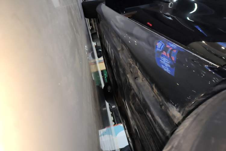 Used Mercedes-Benz E-Class 2022 Updated E 300 L Luxury Edition Left Side Sill