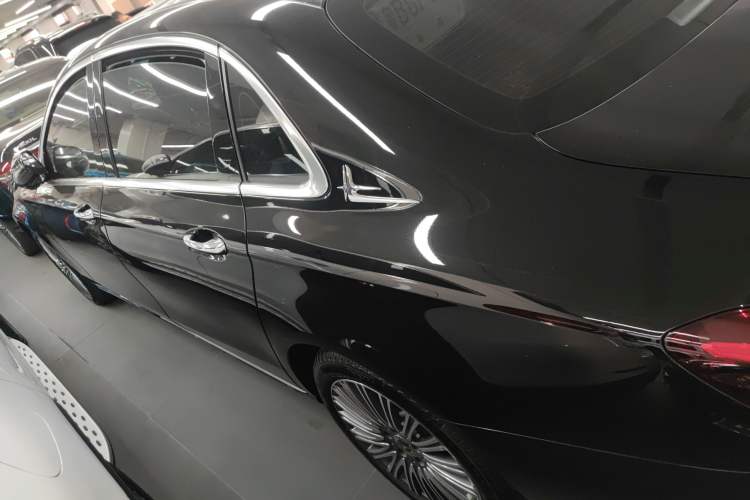 Used Mercedes-Benz E-Class 2022 Revised Version E 300 L Luxury Edition Left Side