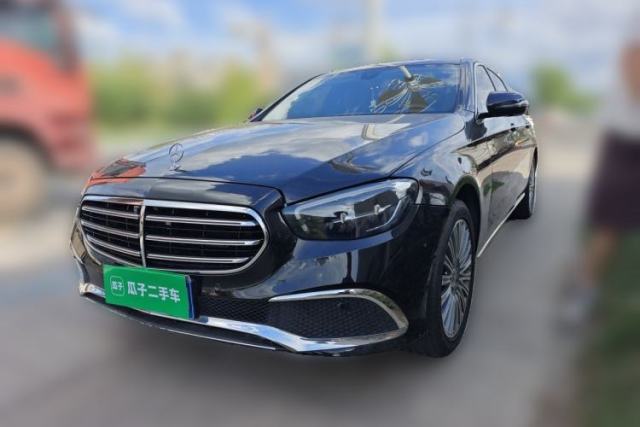 Ojetý Mercedes-Benz E-Class 2022 E 300 L Luxury Model