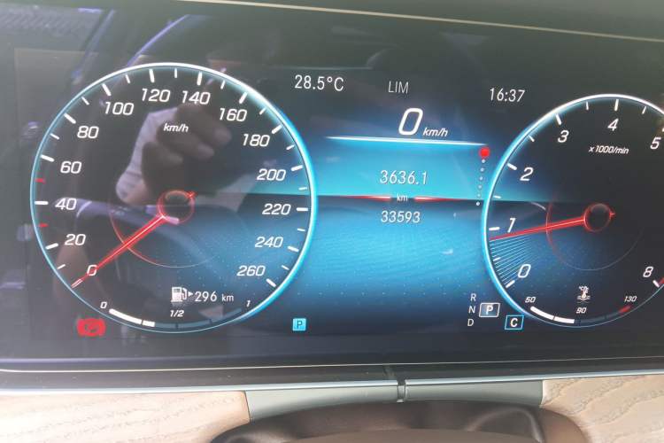 Used Mercedes-Benz E-Class 2022 E 300 L Luxury Model Odometer Close Up