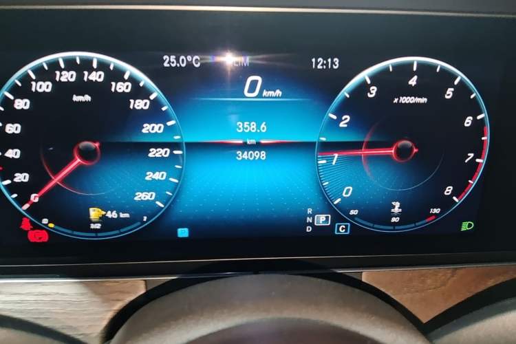 Used Mercedes-Benz E-Class 2022 Updated E 300 L Stylish Edition Odometer Close Up