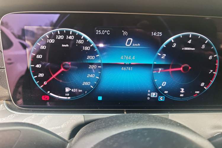 Used Mercedes-Benz E-Class 2022 Revised Version E 300 L Luxury Edition Odometer Close Up