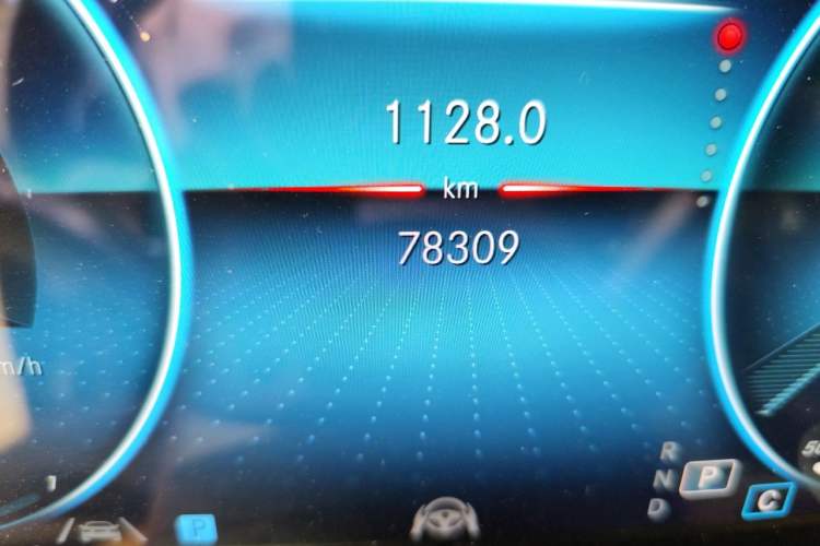 Used Mercedes-Benz E-Class 2022 Updated E 300 L Luxury Edition Odometer Close Up