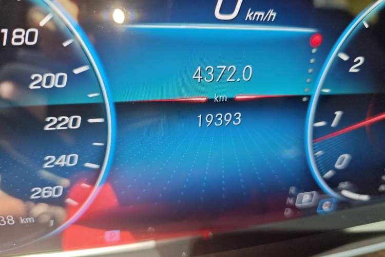 Used Mercedes-Benz E-Class 2022 Revised Version E 300 L Luxury Edition Odometer Close Up
