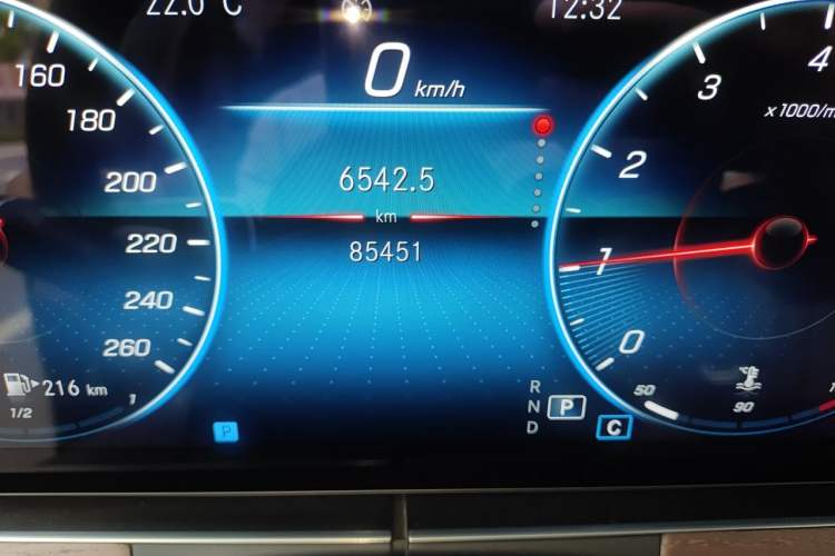 Used Mercedes-Benz E-Class 2022 Updated E 300 L Stylish Edition Odometer Close Up