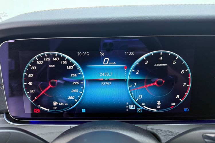 Used Mercedes-Benz E-Class 2022 Second Facelift E 260 L Sport 4MATIC Odometer Close Up