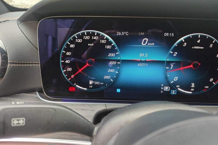 Used Mercedes-Benz E-Class 2022 Revised Version E 300 L Sport Luxury Edition Odometer Close Up