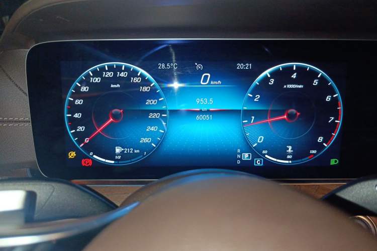 Used Mercedes-Benz E-Class 2022 Updated E 300 L Luxury Edition Odometer Close Up