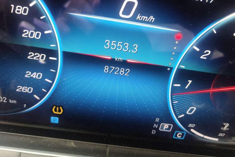 Used Mercedes-Benz E-Class 2022 Second Facelift E 300 L Sporty and Stylish Edition Odometer Close Up
