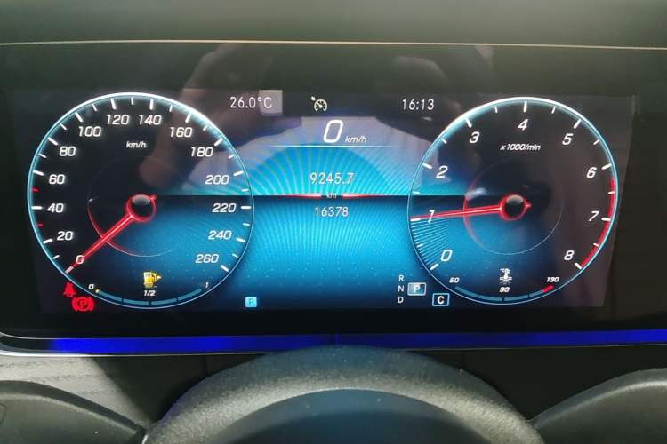 Used Mercedes-Benz E-Class 2022 Second Facelift E 260 L Sport Edition Odometer Close Up