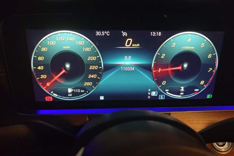 Used Mercedes-Benz E-Class 2022 Second Facelift E 300 L Fashion Edition Odometer Close Up