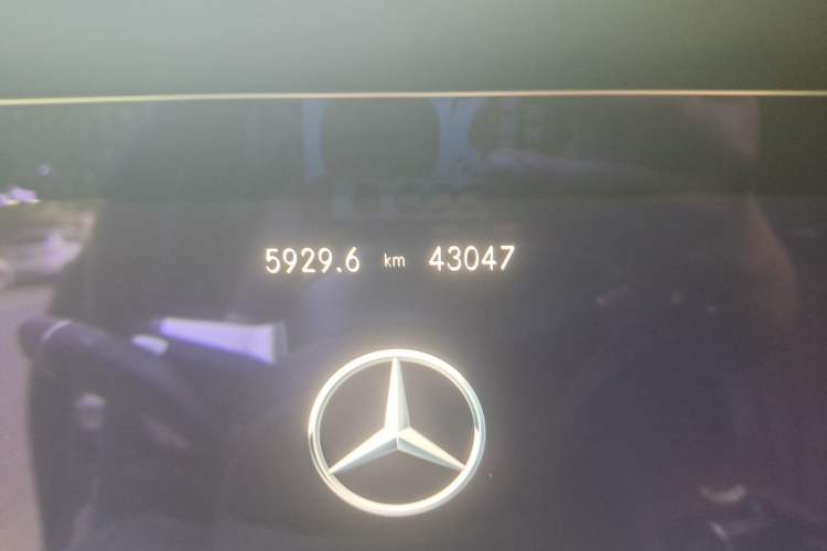 Used Mercedes-Benz E-Class 2022 E 300 L Sport Luxury Edition Odometer Close Up