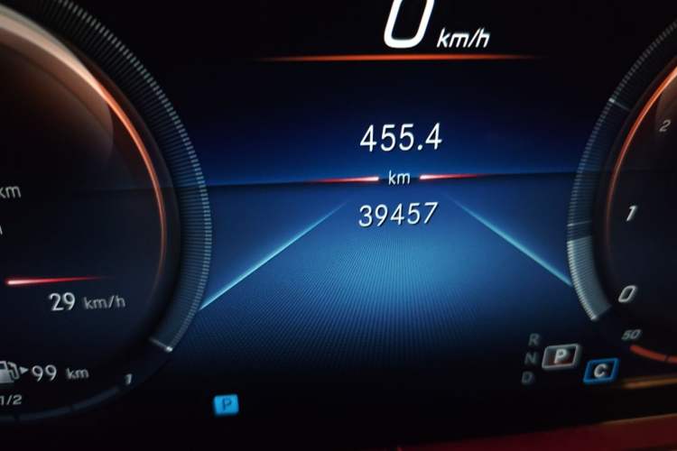 Used Mercedes-Benz E-Class 2022 Updated E 260 L Odometer Close Up