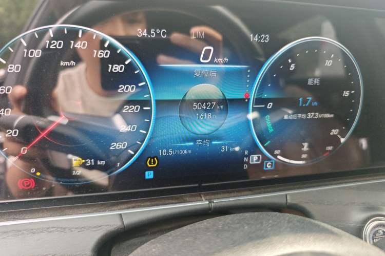 Used Mercedes-Benz E-Class 2022 Restyled E 260 L Sport Edition Odometer Close Up
