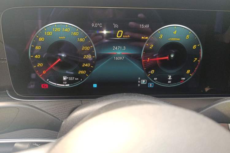 Used Mercedes-Benz E-Class 2022 E 260 Stylish Sports Edition Odometer Close Up