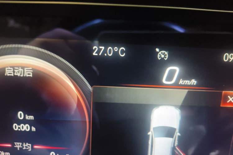 Used Mercedes-Benz E-Class 2022 Second Facelift E 260 L Odometer Close Up