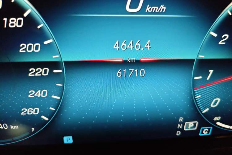 Used Mercedes-Benz E-Class 2022 Revised Version E 300 L Sporty and Stylish Edition Odometer Close Up
