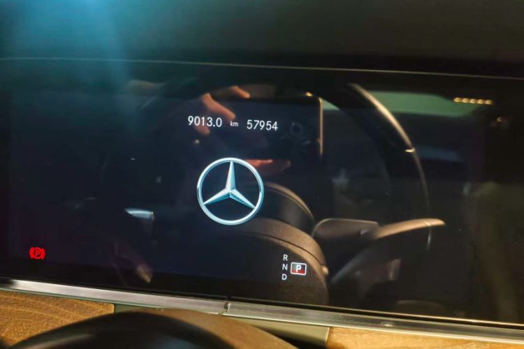 Used Mercedes-Benz E-Class 2022 Updated E 300 L Stylish Edition Odometer Close Up