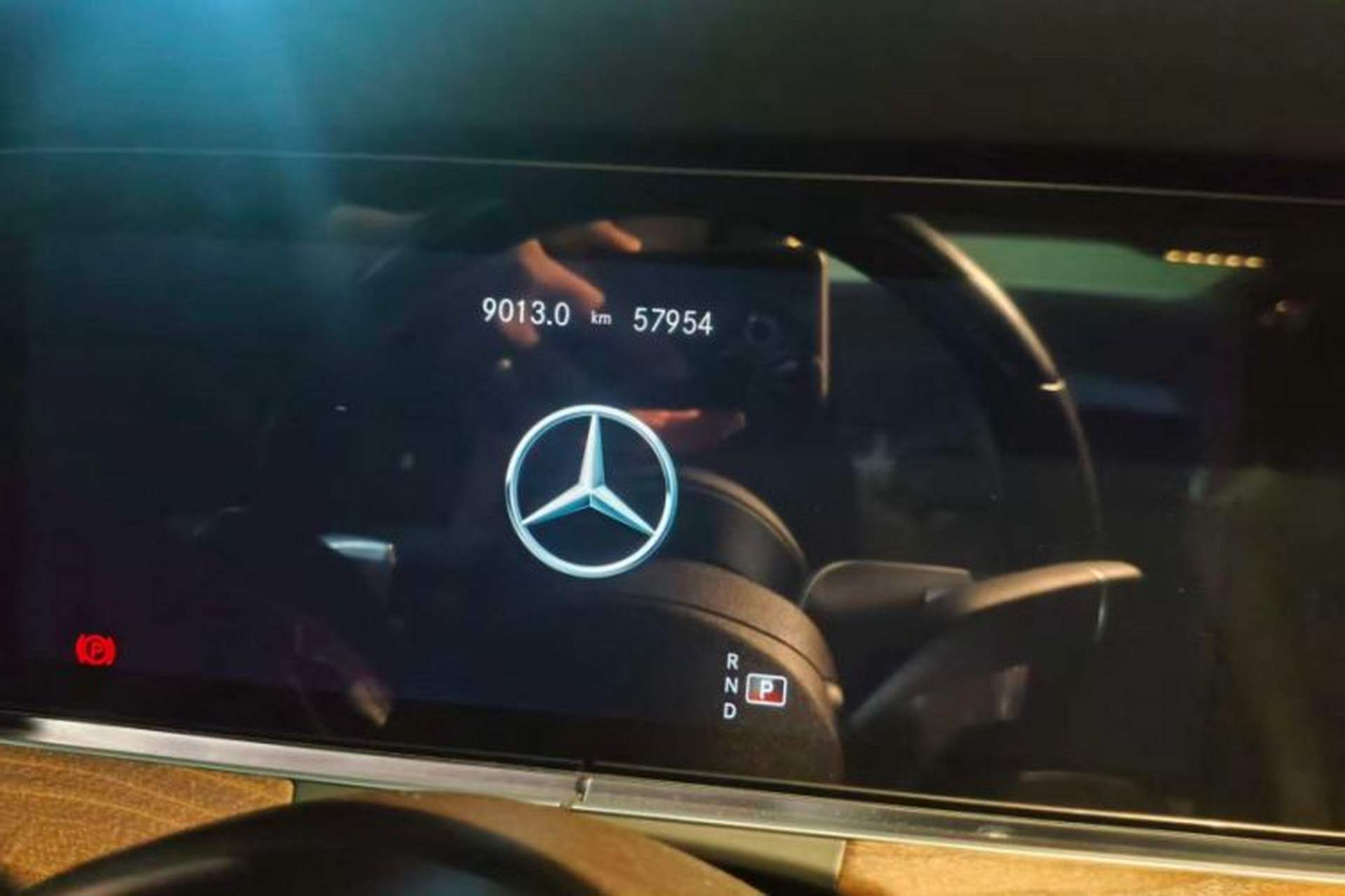 Used Mercedes-Benz E-Class 2022 Updated E 300 L Stylish Edition Odometer Close Up