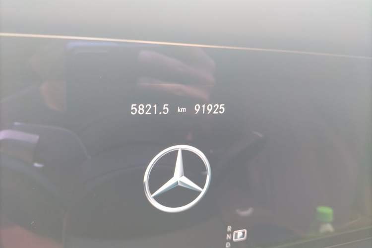 Used Mercedes-Benz E-Class 2022 Updated E 300 L Stylish Edition Odometer Close Up