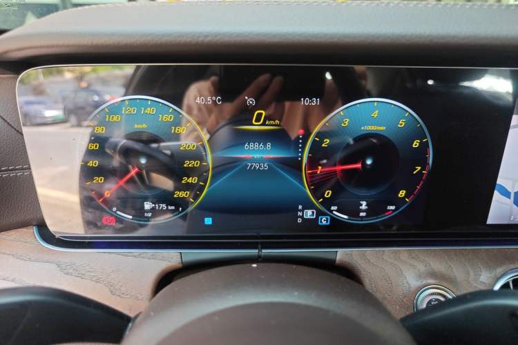 Used Mercedes-Benz E-Class 2022 Updated E 300 L Luxury Edition Odometer Close Up