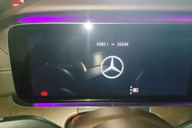 Used Mercedes-Benz E-Class 2022 E 300 L Stylish Model Odometer Close Up