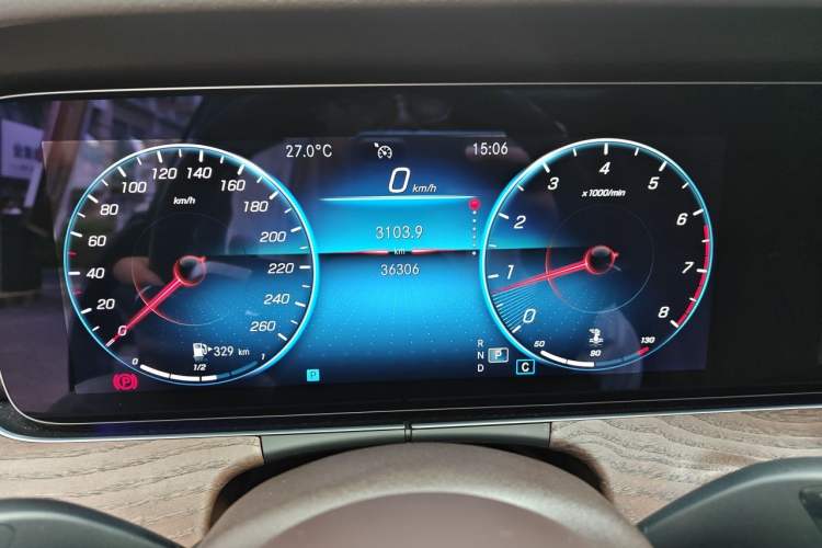 Used Mercedes-Benz E-Class 2022 Updated E 300 L Luxury Edition Odometer Close Up