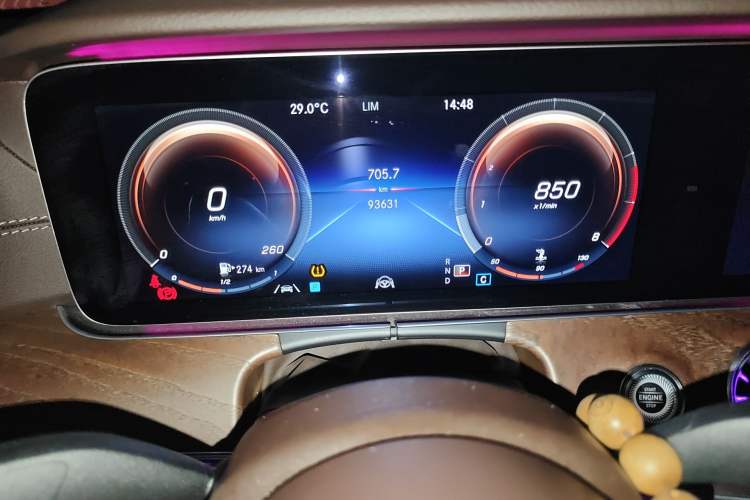 Used Mercedes-Benz E-Class 2022 Updated E 300 L Luxury Edition Odometer Close Up