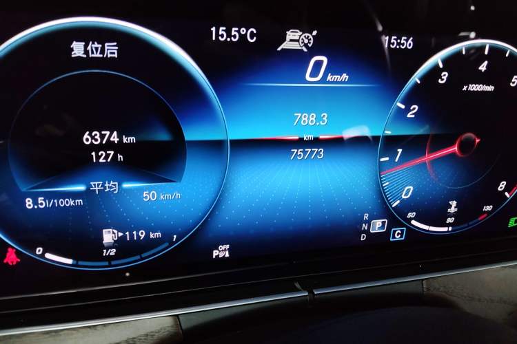 Used Mercedes-Benz E-Class 2022 E 260 L Odometer Close Up