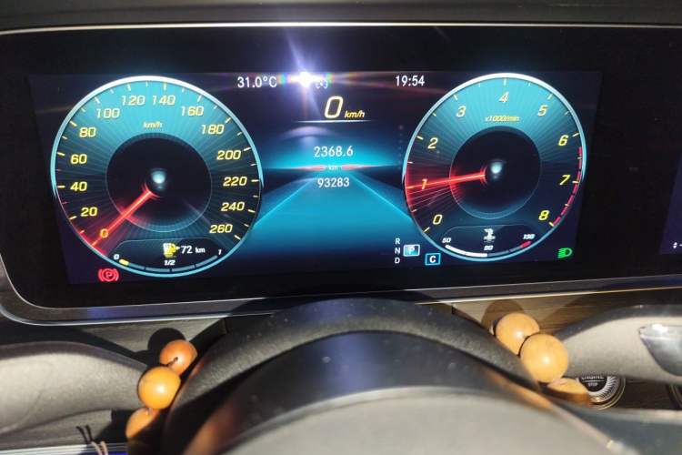 Used Mercedes-Benz E-Class 2022 Updated E 300 L Luxury Edition Odometer Close Up