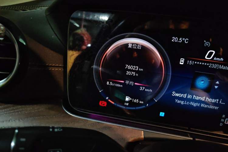 Used Mercedes-Benz E-Class 2022 Second Facelift E 300 L Fashion Edition Odometer Close Up