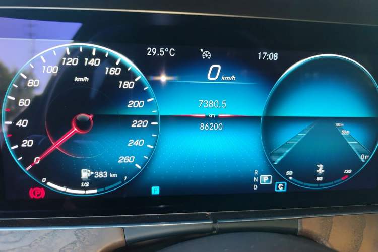 Used Mercedes-Benz E-Class 2022 Updated E 300 L Stylish Edition Odometer Close Up