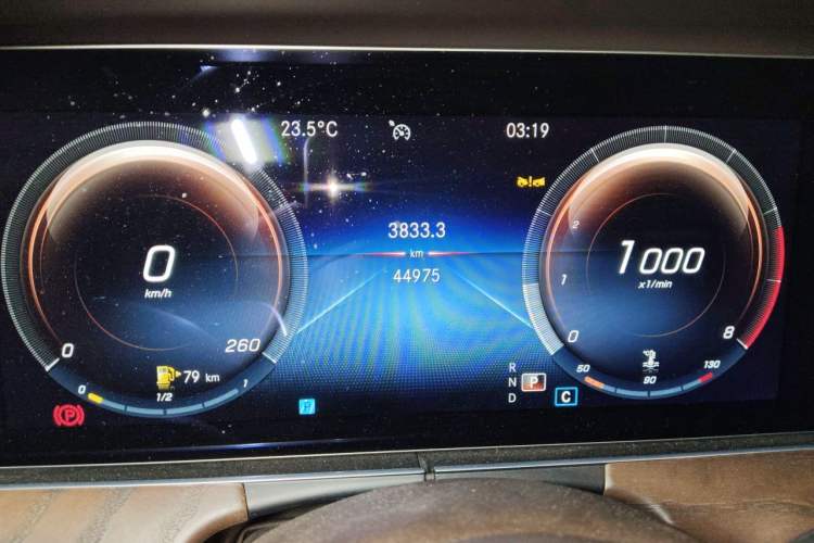 Used Mercedes-Benz E-Class 2022 Revised Version E 300 L Fashion Edition Odometer Close Up