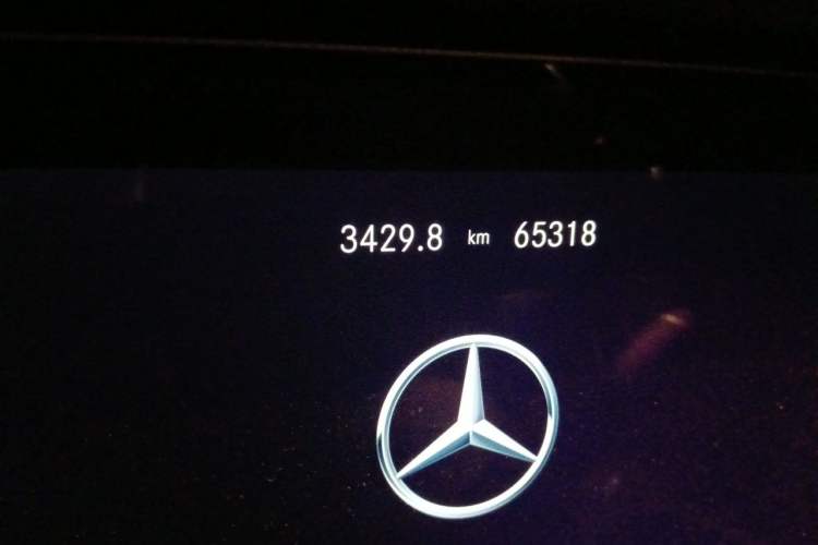 Used Mercedes-Benz E-Class 2022 Updated E 300 L Stylish Edition Odometer Close Up