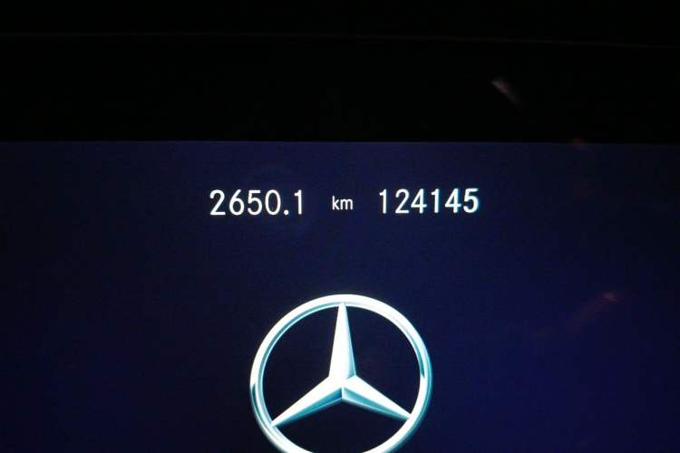 Used Mercedes-Benz E-Class 2022 Updated E 300 L Stylish Edition Odometer Close Up