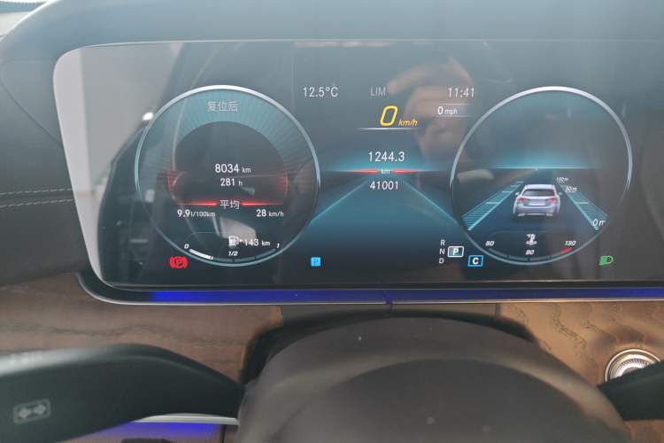 Used Mercedes-Benz E-Class 2022 Updated E 300 L Luxury Edition Odometer Close Up