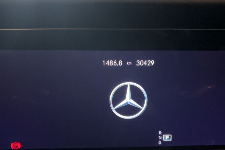 Used Mercedes-Benz E-Class 2022 E 300 Stylish Sports Edition Odometer Close Up