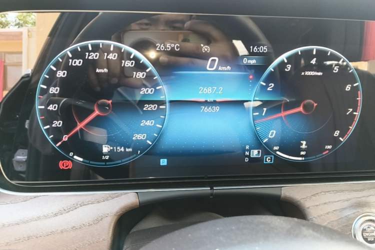 Used Mercedes-Benz E-Class 2022 Updated E 300 L Stylish Edition Odometer Close Up