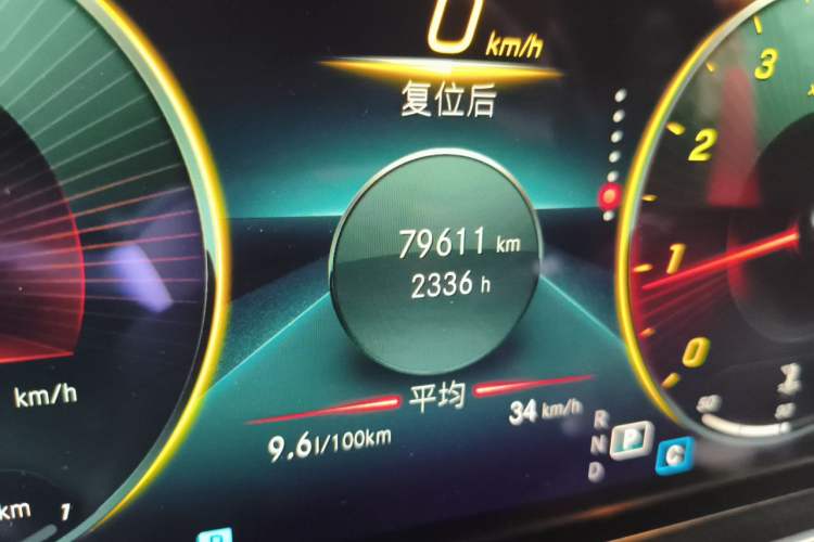 Used Mercedes-Benz E-Class 2022 Second Facelift E 300 L Luxury Edition Odometer Close Up