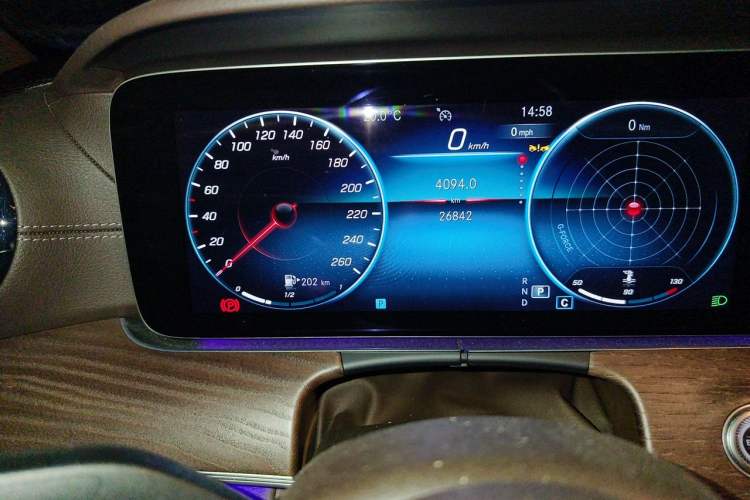 Used Mercedes-Benz E-Class 2022 Revised Version E 300 L Luxury Edition Odometer Close Up