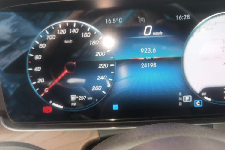 Used Mercedes-Benz E-Class 2022 E 300 L Stylish Model Odometer Close Up