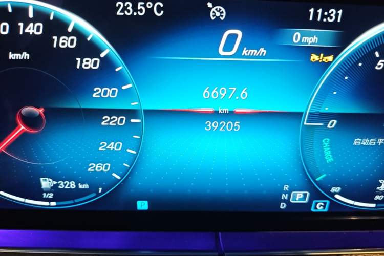 Used Mercedes-Benz E-Class 2022 Revised Version E 300 L Luxury Edition Odometer Close Up