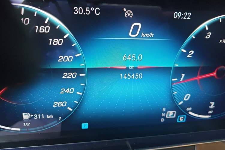 Used Mercedes-Benz E-Class 2022 Updated E 300 L Stylish Edition Odometer Close Up